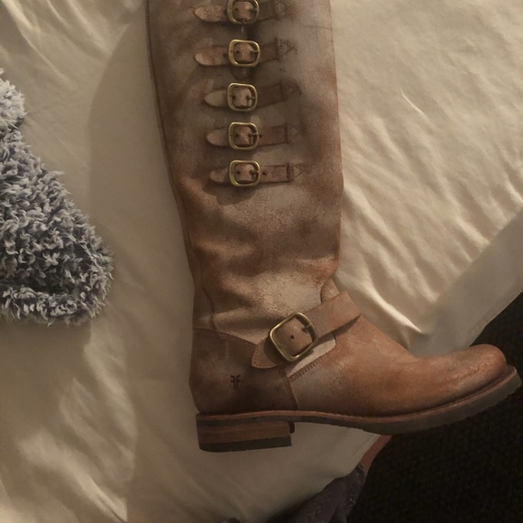 Frye Veronica belted tall chocolate - Picture 6 of 6